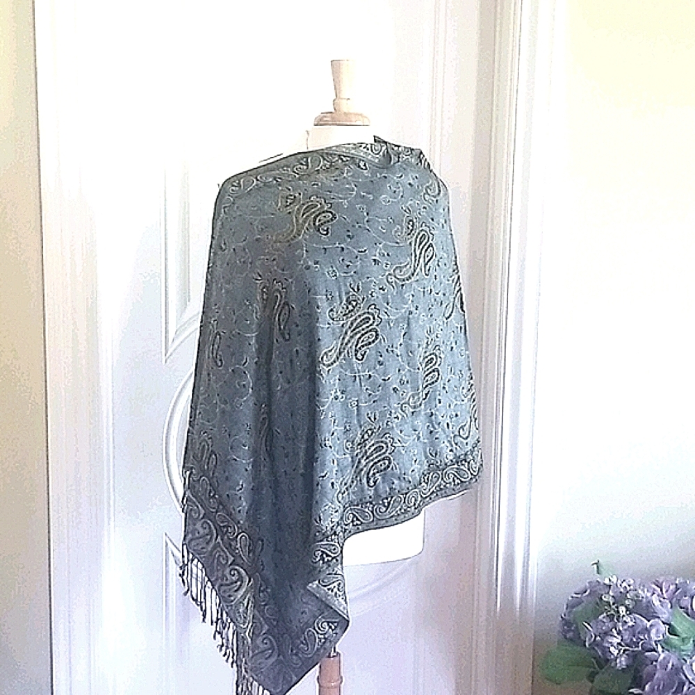 Soft Paisley Shawl